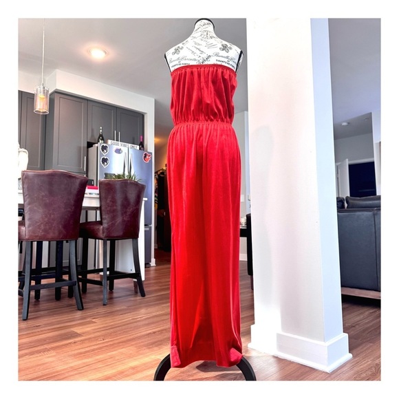 “Women’s Vintage Clothing & More” SHOW
          
TONIGHT FRIDAY JULY 18 - 9 PM - Picture 3 of 16